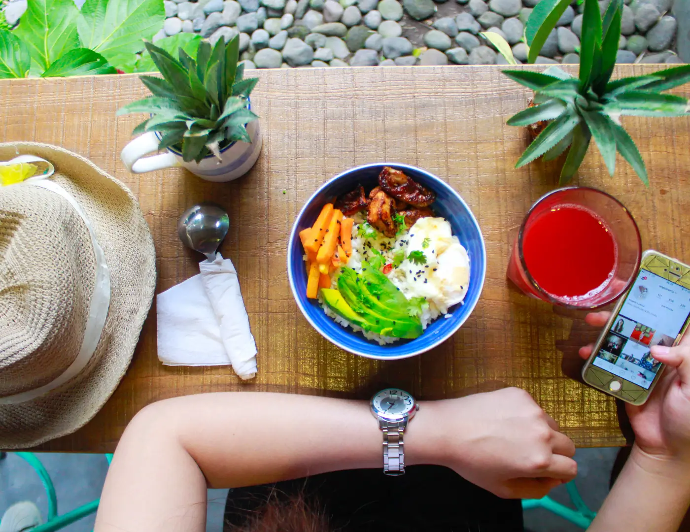 WEB O MAIOR ERRO NA HORA DE COMER NAO PRESTAR ATENCAO