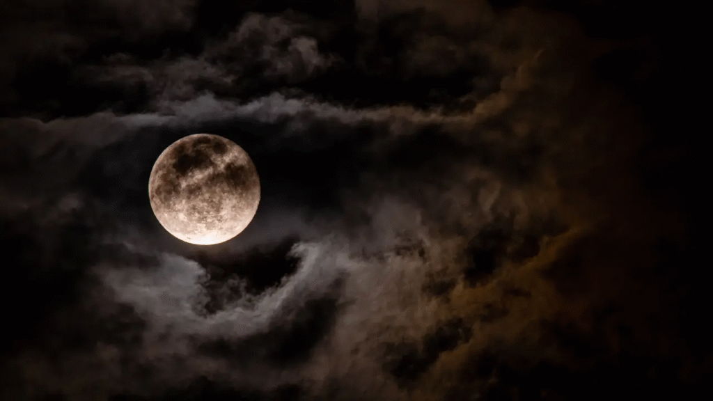 Você Está Alinhada com a Lua? Transforme Seu Bem-Estar com os Ciclos Lunares 4 image 2